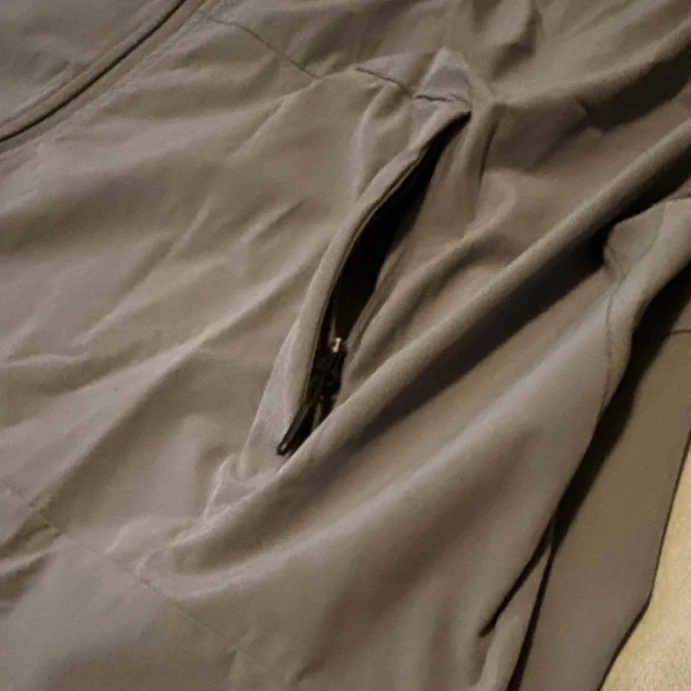 Nike Men's Light Gray Windbreaker Jacket and Pants - Picture 4 of 13